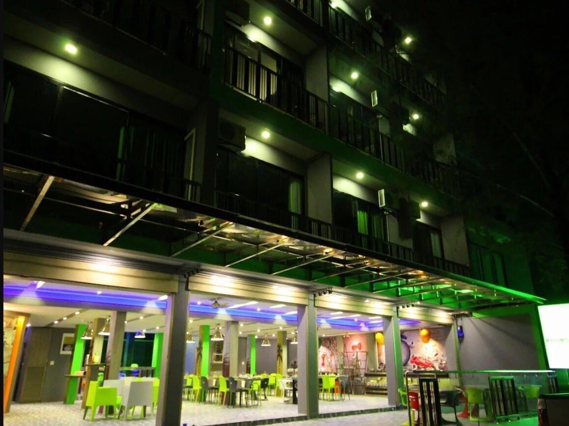 Отель Rooms Republic 3*