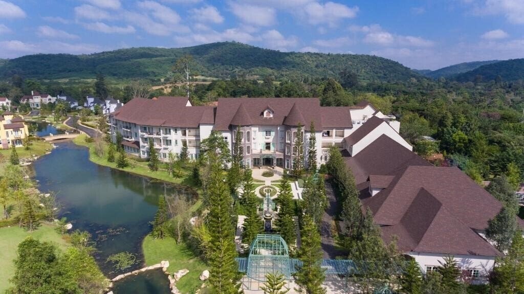 Готель U Khao Yai 4*