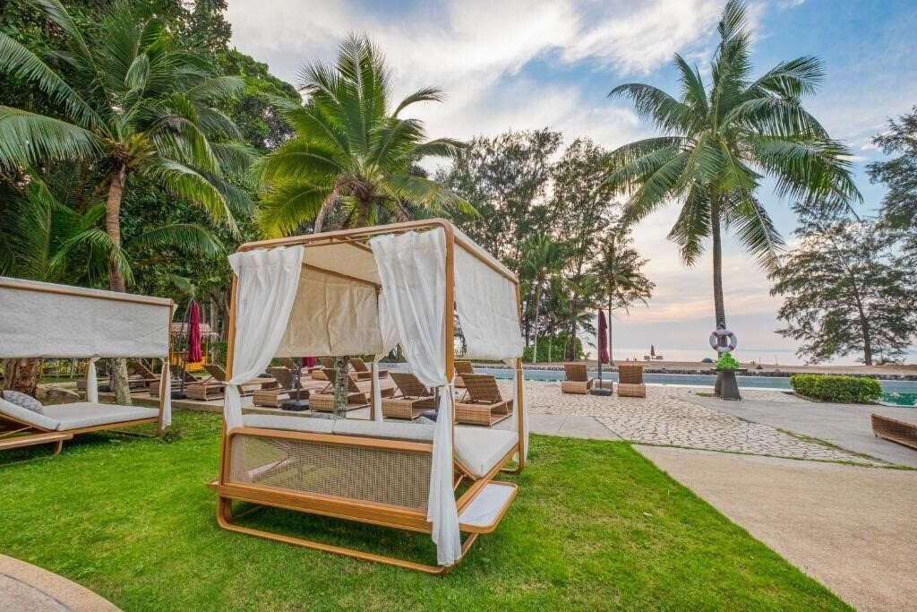 Готель Estella Phuket Mai Khao Beach Resort (ex. D Varee Mai Khao Beach Resort) 5*