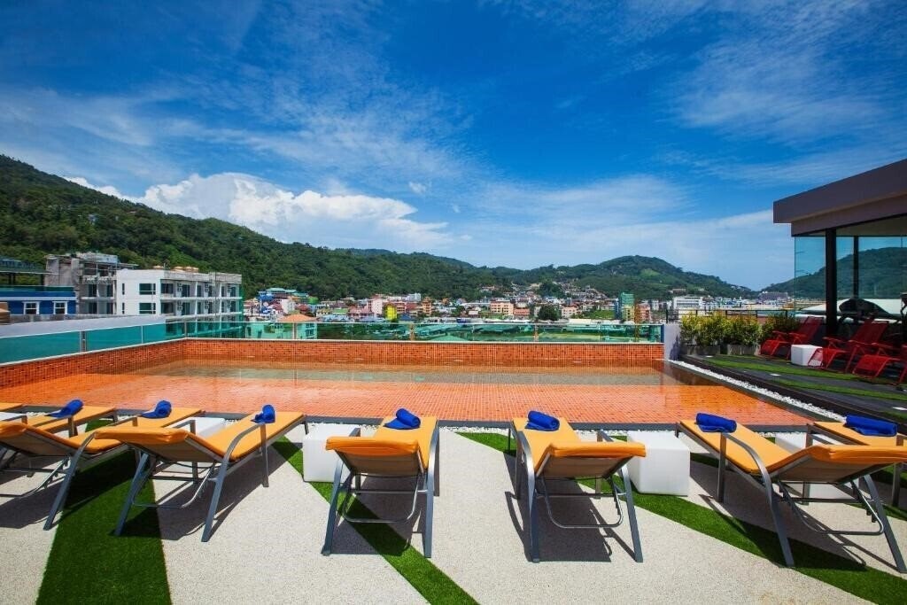Hotel The Crib Patong 3*