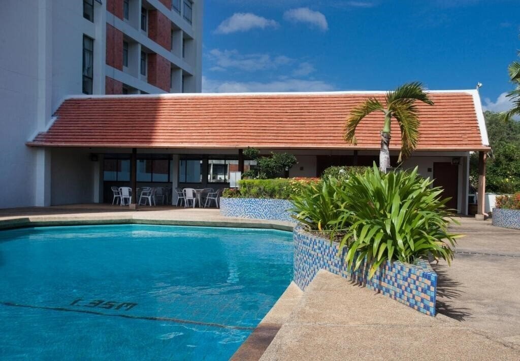 Zdjęcie Phuket Merlin 4*