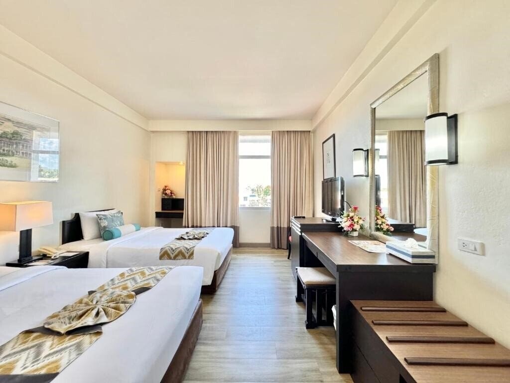 Zdjęcie Phuket Merlin 4*