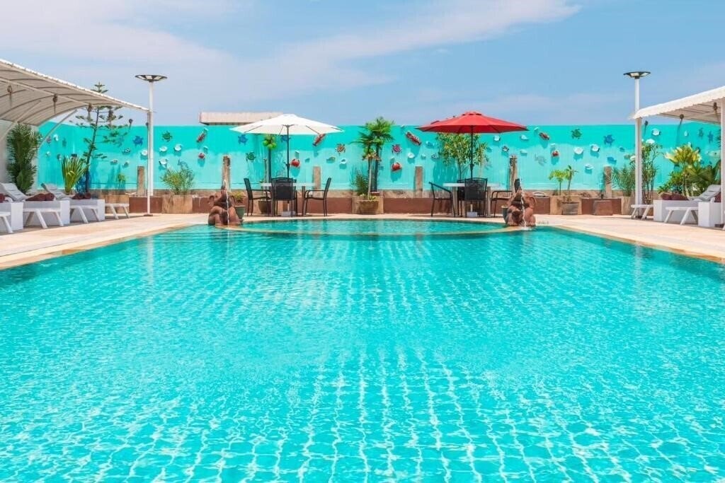 Отель Sunshine Resort Phuket 3*