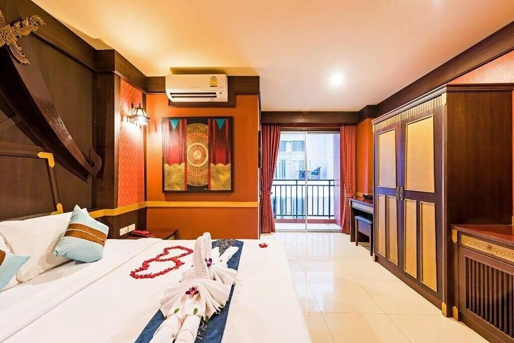 Готель 99 Residence Patong 3*