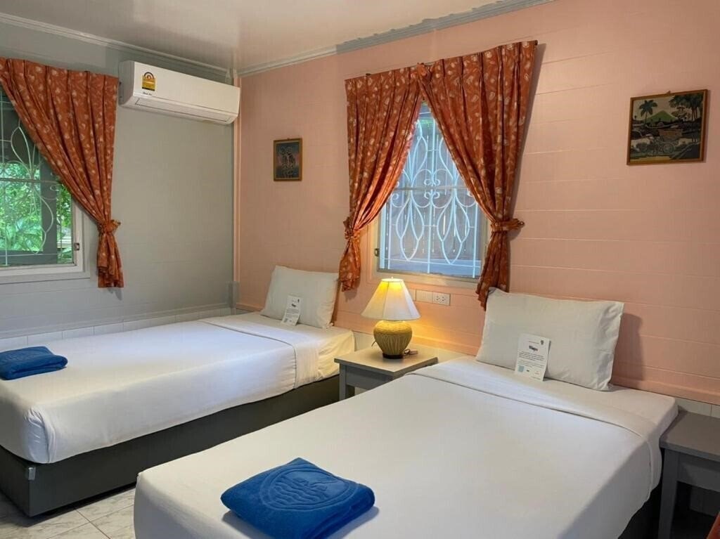 Готель Phuket Golden Sand Inn 2*