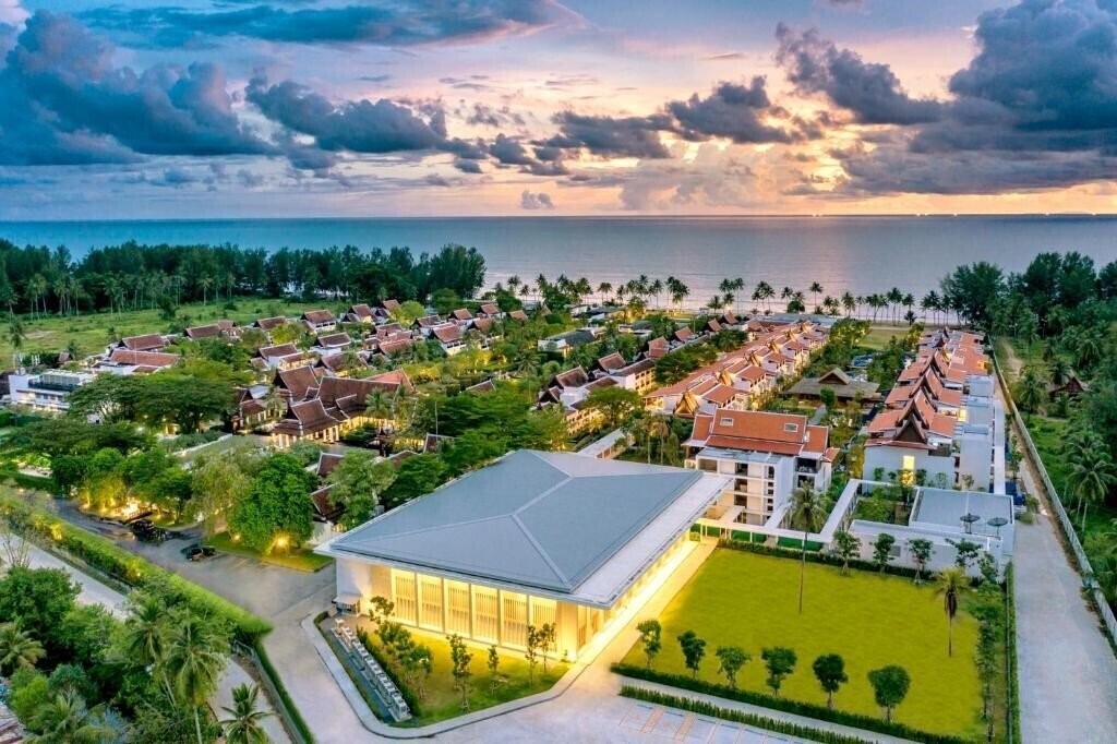 Отель Jw Marriott Khao Lak Resort 5*