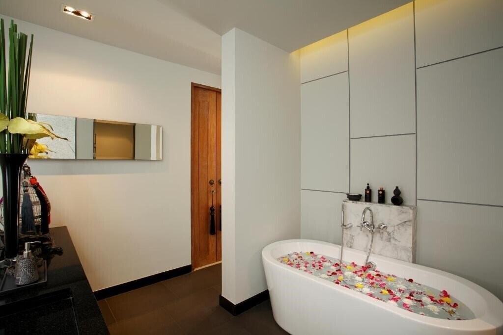 Фотография Wings Phuket Villa By Two Villas Holiday 4*