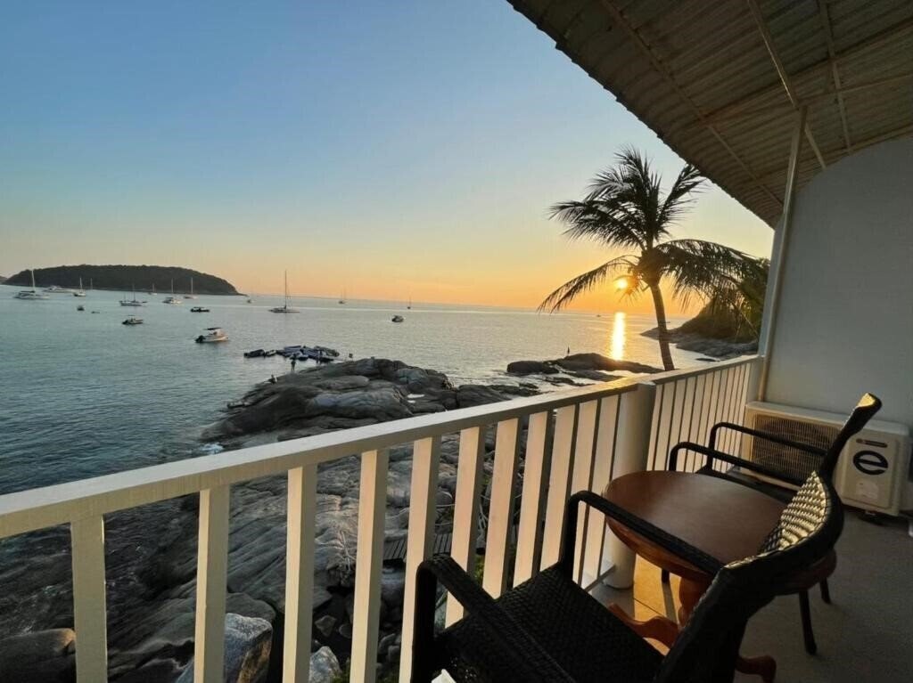 Фотография Naiharn On The Rock Resort 3*