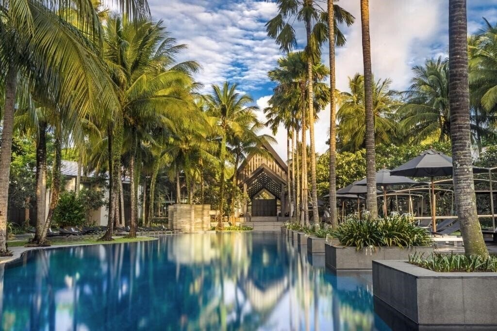 Отель Twinpalms Phuket 5*