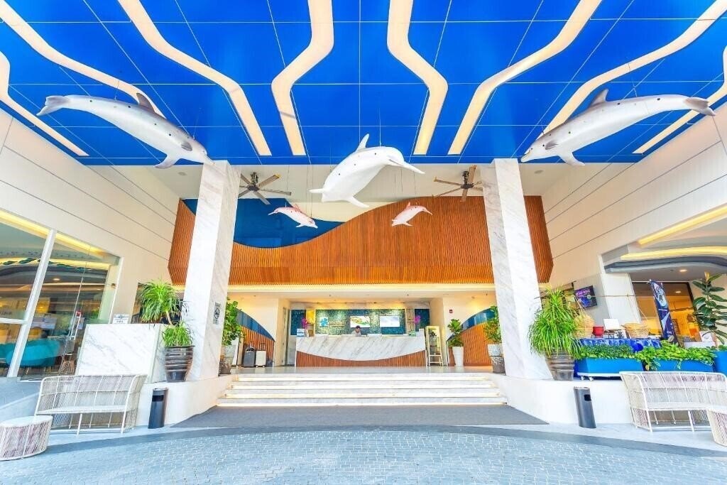 Изображение Surf Hotel Patong (ex. Hotel Clover Patong Phuket) 4*