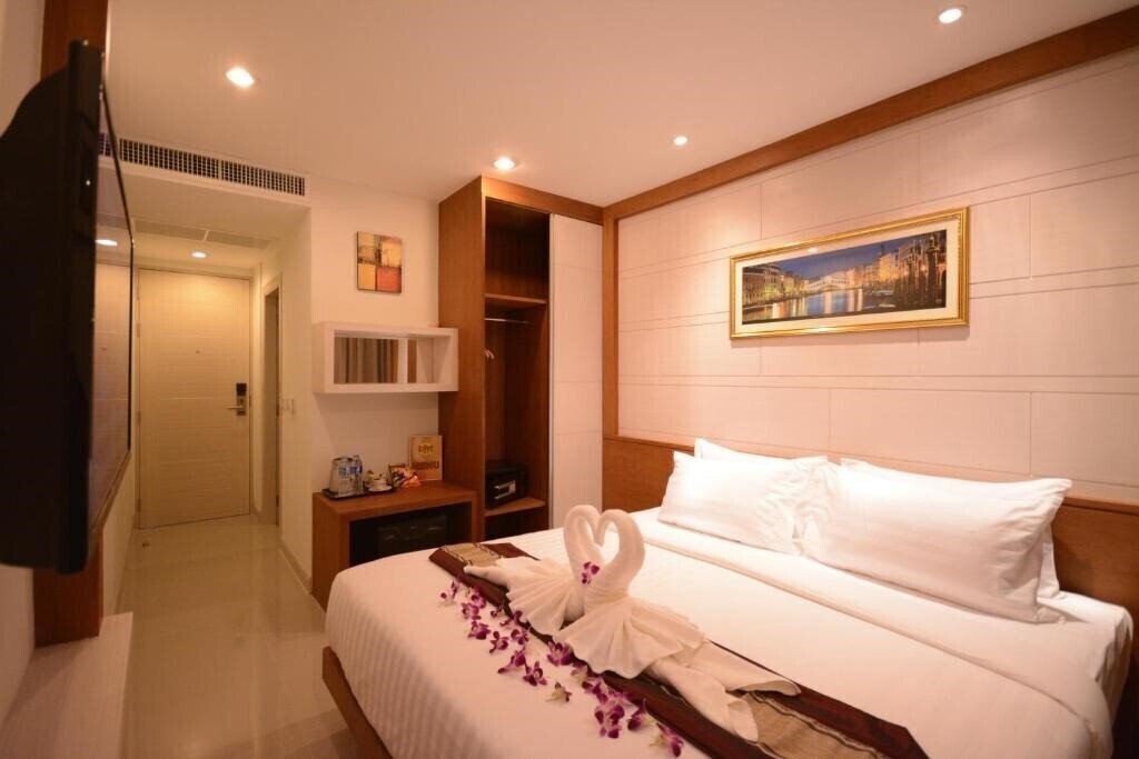 Zdjęcia Expat Hotel Patong Center 3*