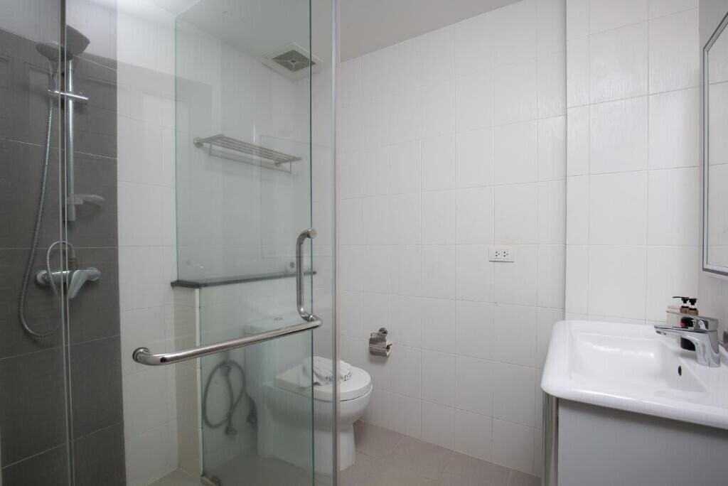 Zdjęcie Expat Hotel Patong Center 3*