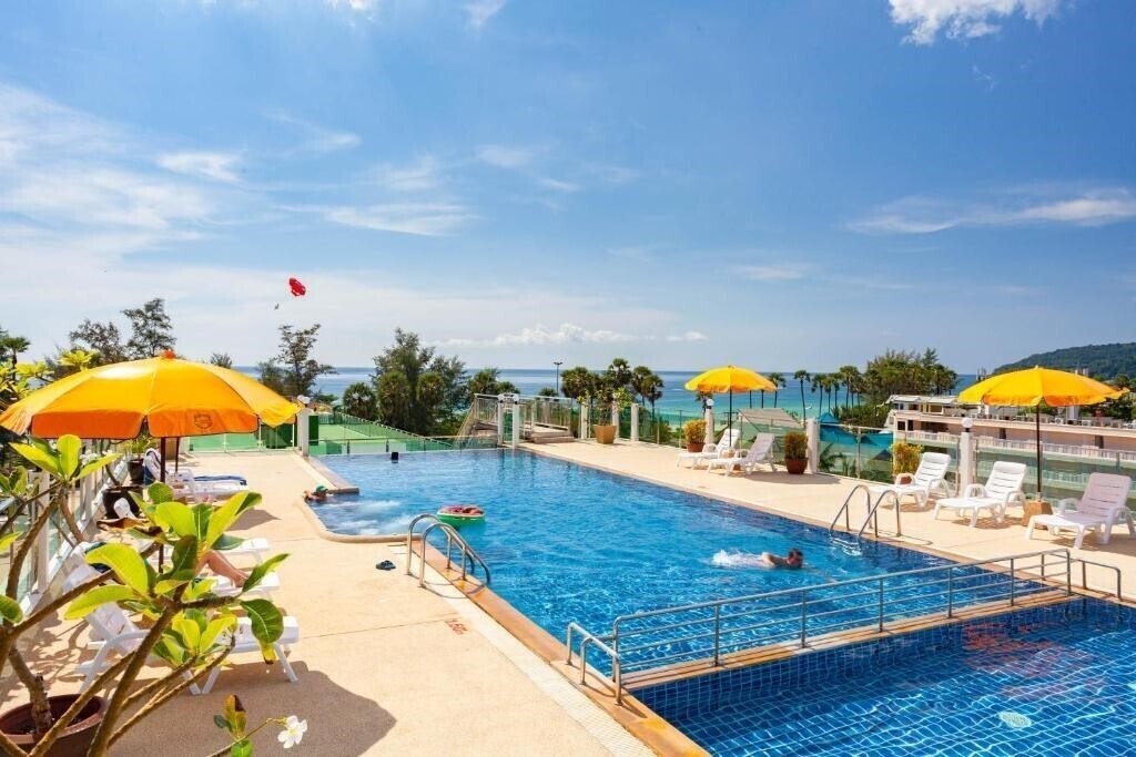 Готель Bauman Casa Karon Beach Resort 3*