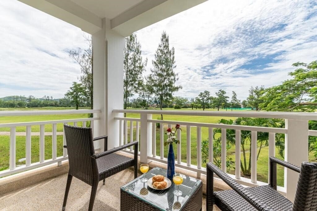 Зображення The Allamanda 4*