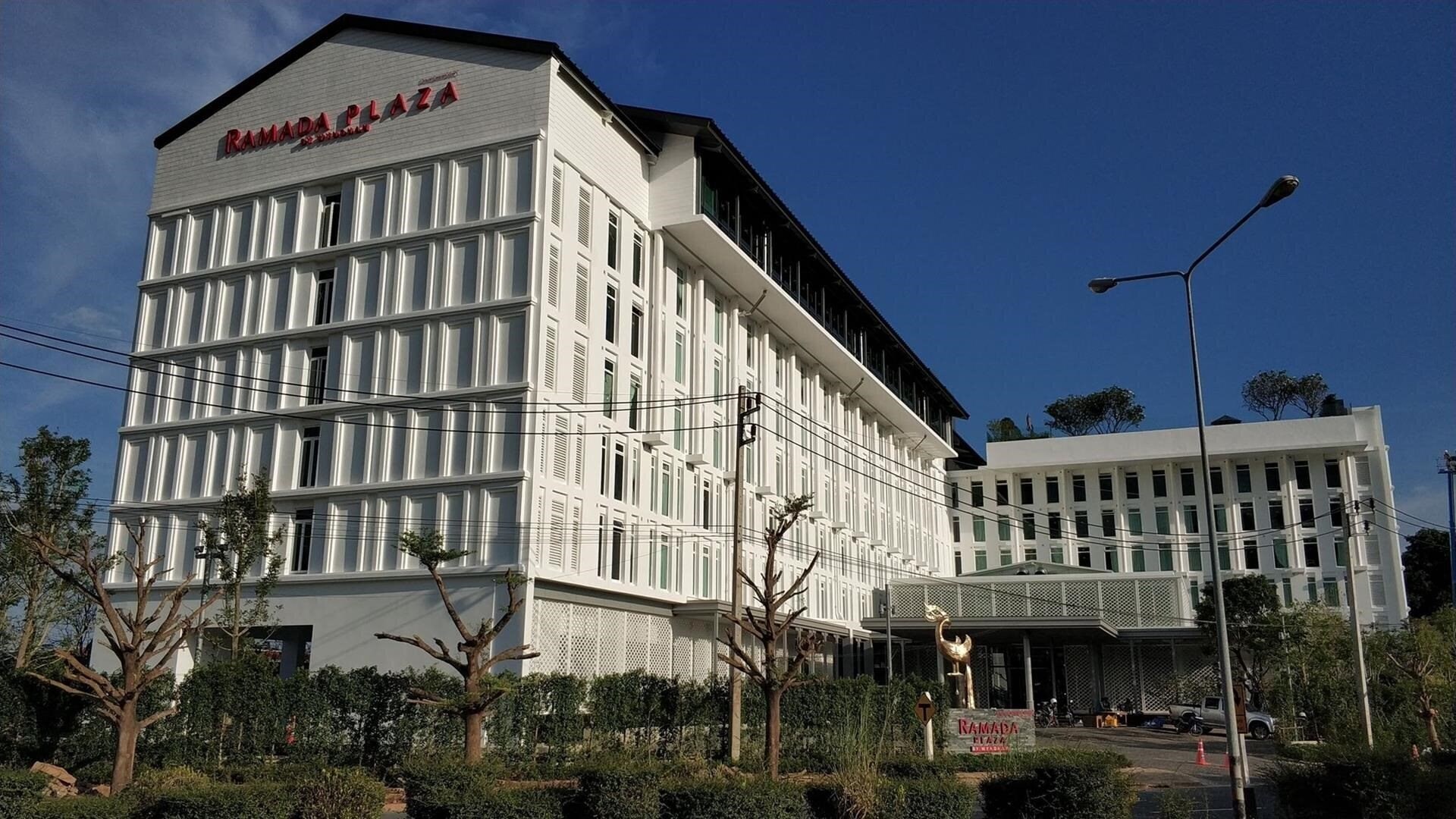 Hotel Ramada Plaza By Wyndham Chao Fah 5*