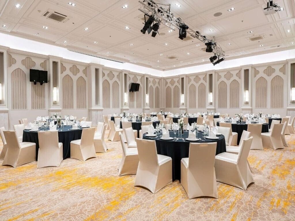 Zdjęcie Movenpick Myth Hotel Patong Phuket 5*