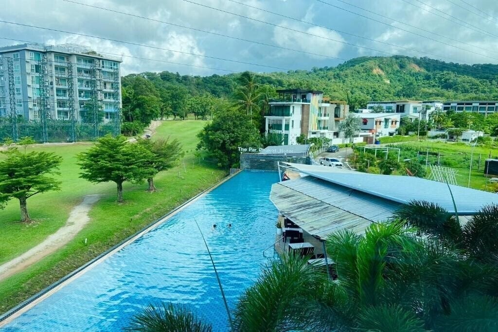 Zdjęcie The Par Phuket 4*