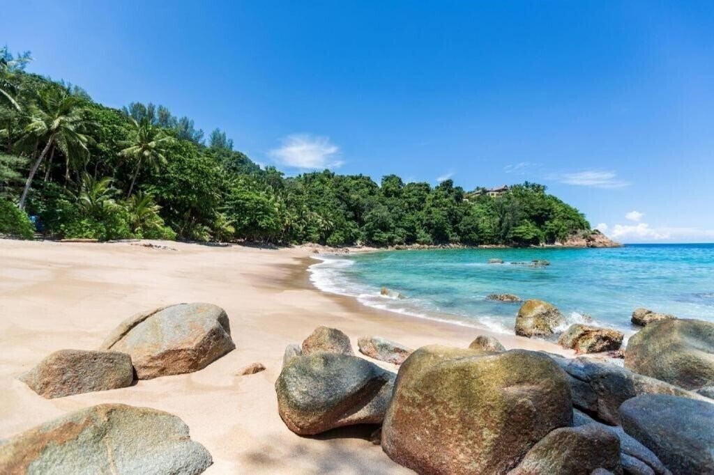 Изображение Long Beach Hotel Patong (ex. Long Beach Hotel Patong) 3*