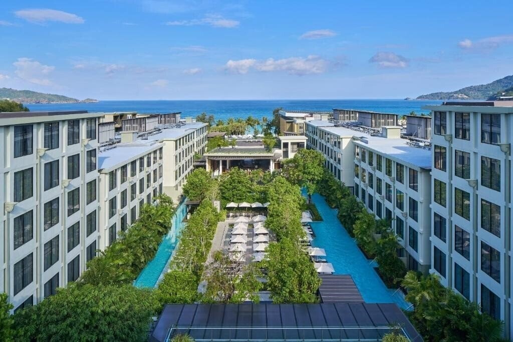 Zdjęcie Four Point By Sheraton Phuket Patong Beach Resort 4*