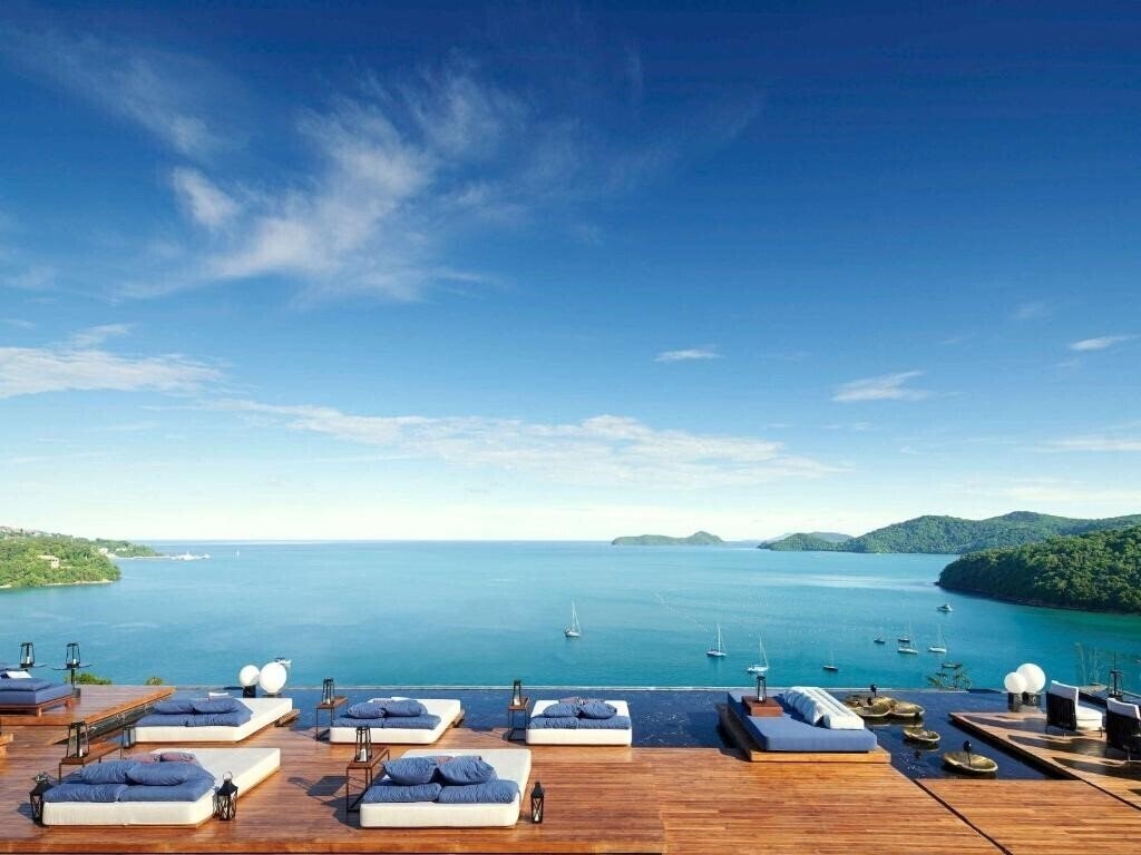 Готель V Villas Phuket 5*