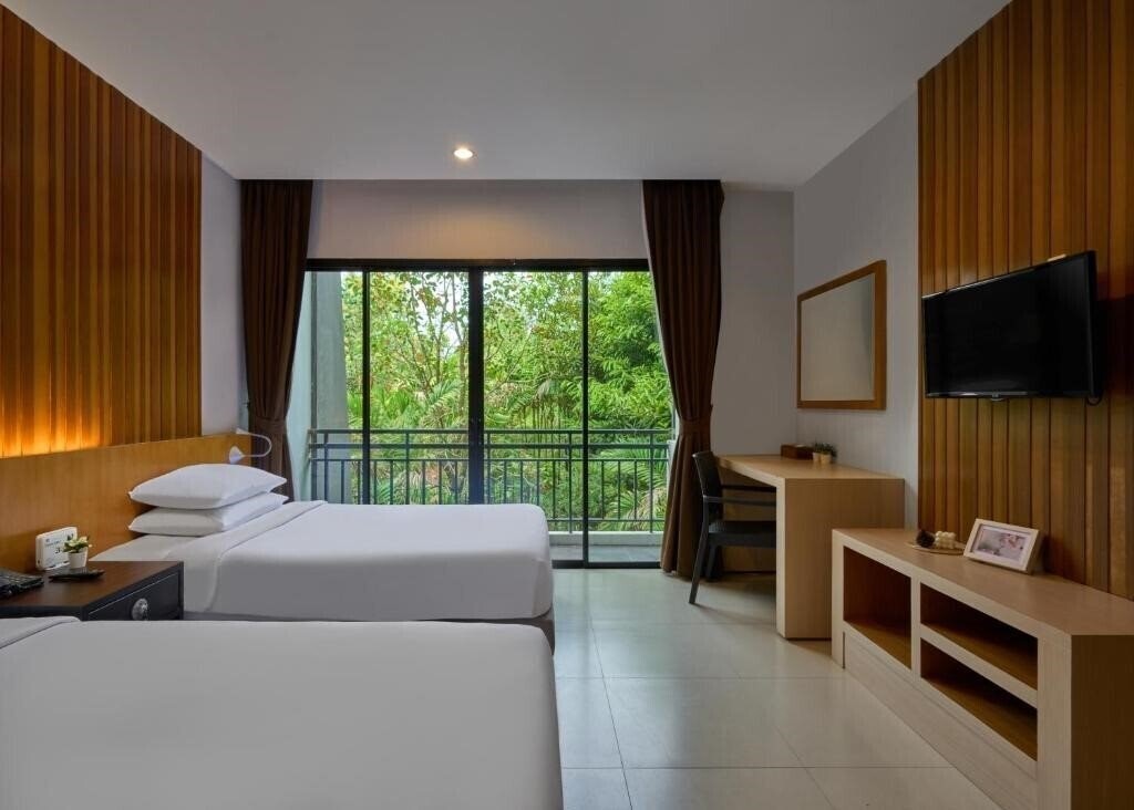 Zdjęcia Naiyang Beach Resort Phuket 4*