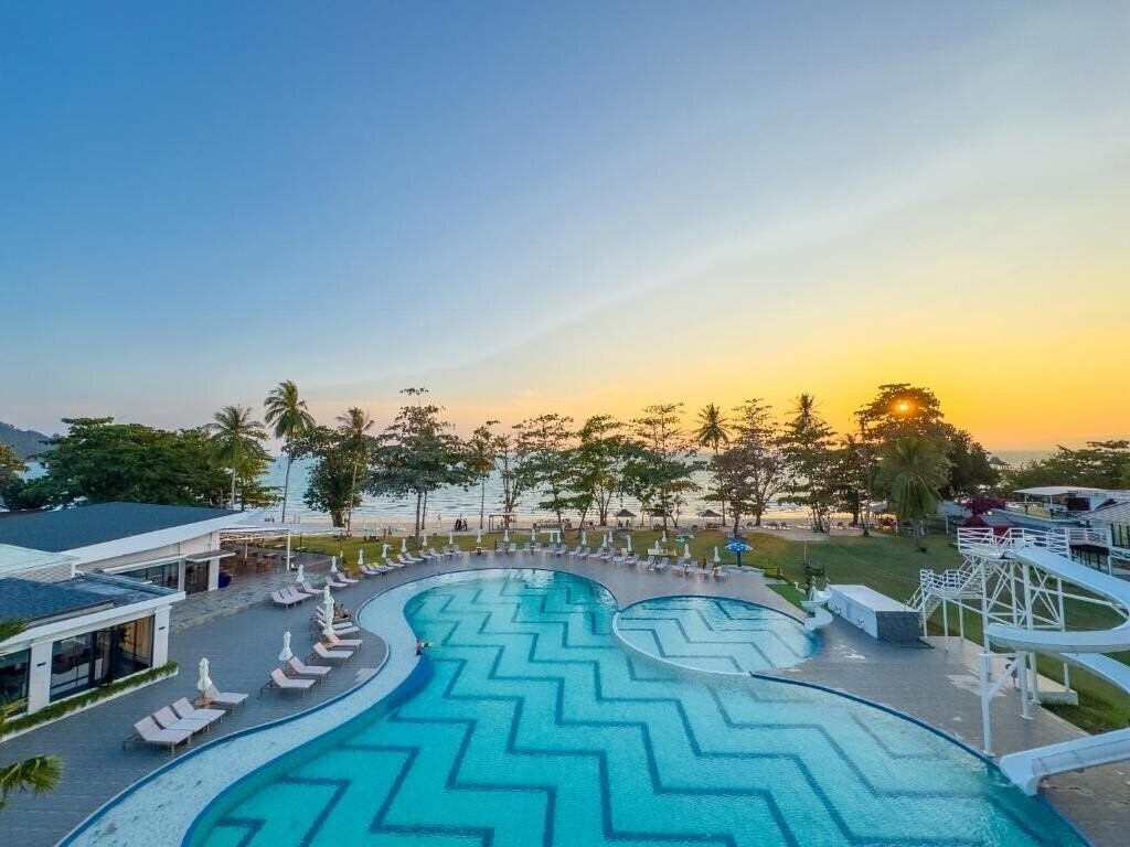 Отель Royal Yao Yai Island 4*
