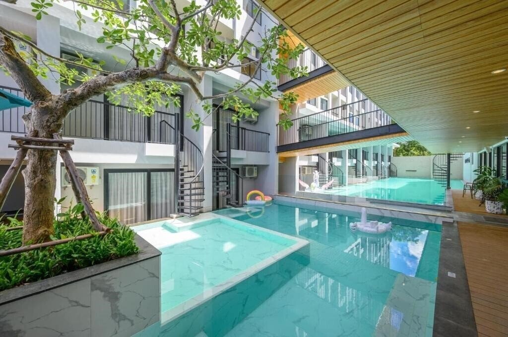 Hotel Tour De Phuket Hotel 4*