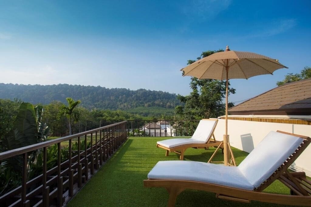 Hotel Ozone Villa Phuket 5*