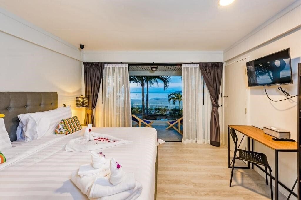 Изображение Thai Kamala Beach Front 3*