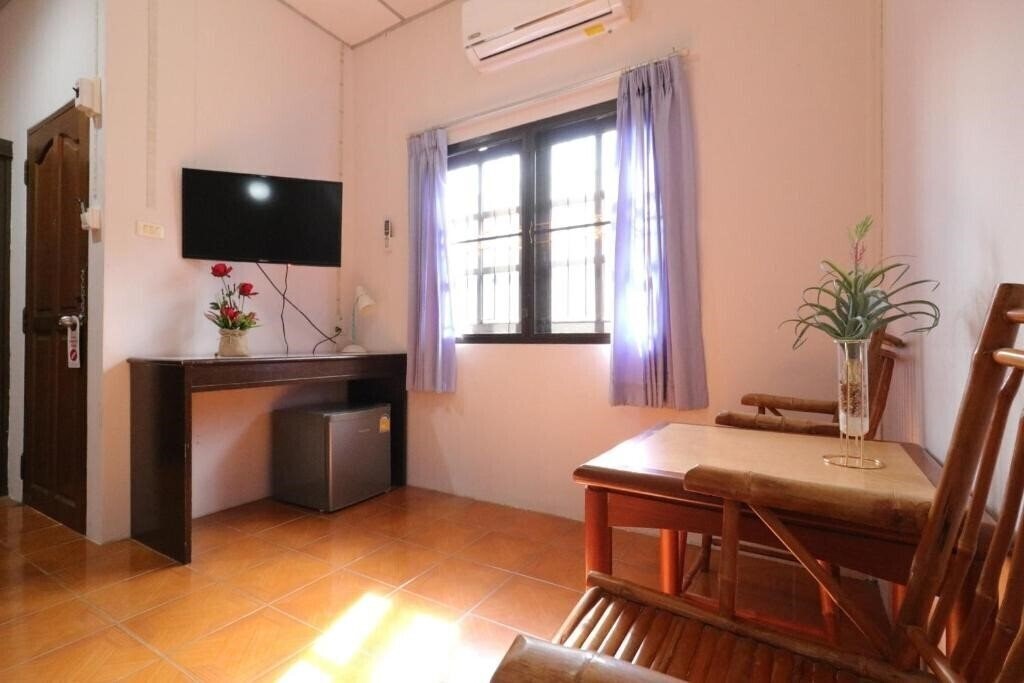 Zdjęcie Baan Nat By Oyo Rooms 2*