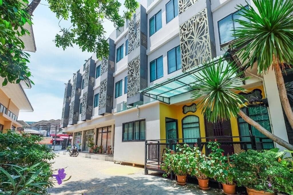 Готель The Little Nest Phuket Hotel 1*