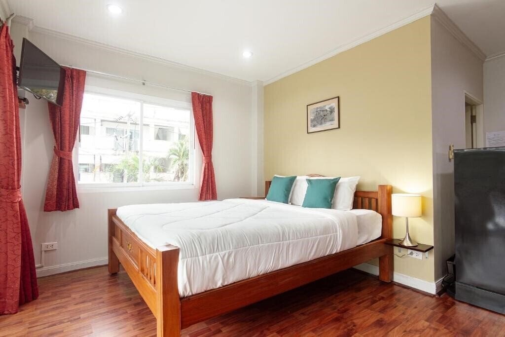 Готель Kamala Beach Residence 3*