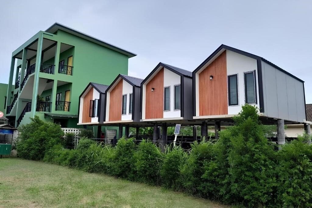 Hotel N&N House Laem Hin 3*