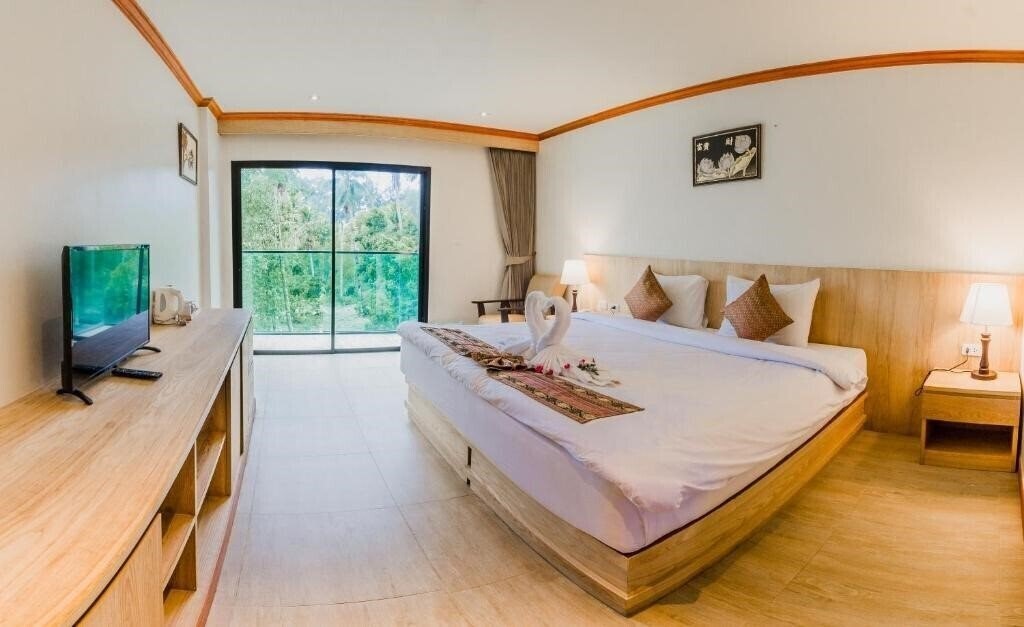 Zdjęcia Airport Beach Hotel Phuket 4*