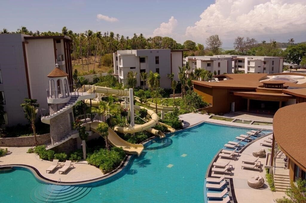 Zdjęcie Chatrium Phuket Rawai 5*