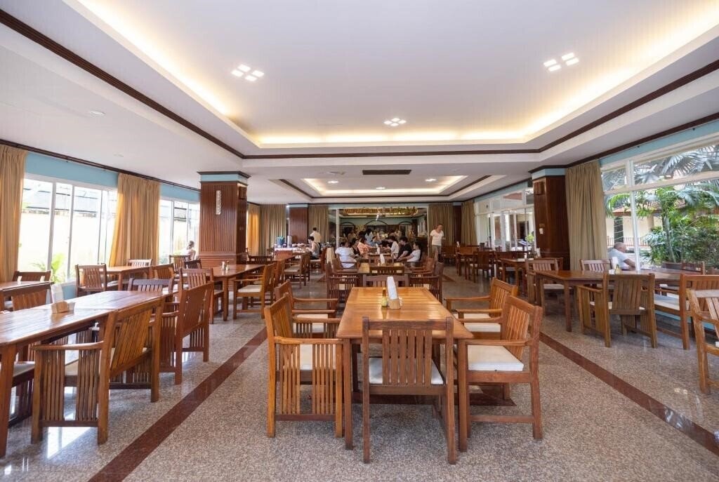 Фотографія Baumanburi 3*