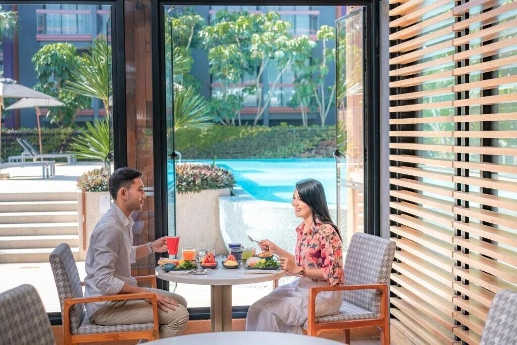 Картинка Holiday Inn Express Phuket Patong Beach Central 3*