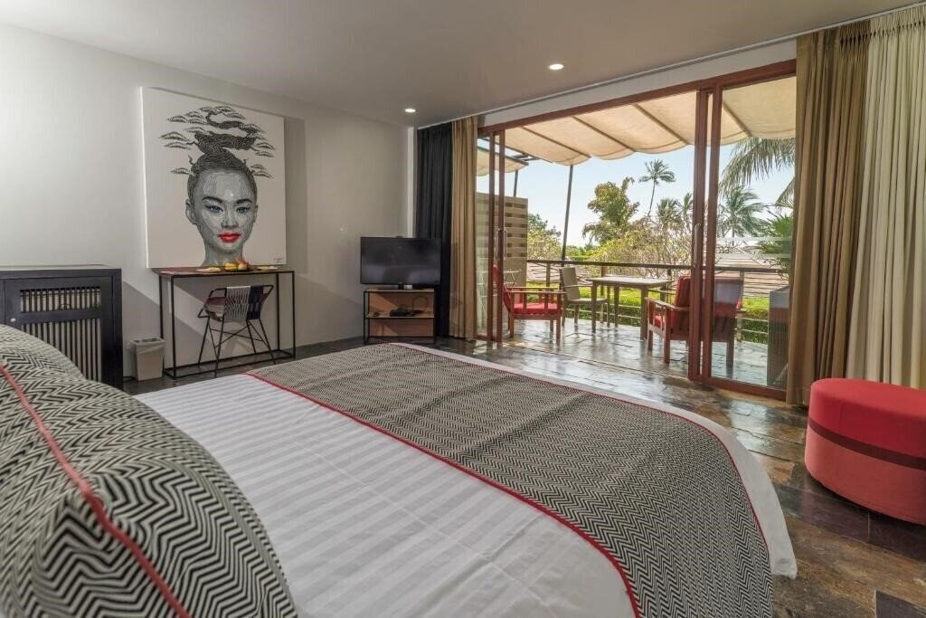 Фото The Sunset Beach Resort & Spa, Taling Ngam 4*