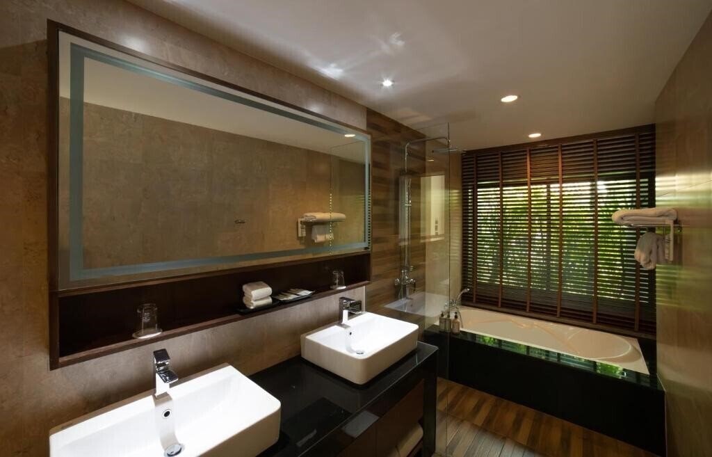 Zdjęcie Celes Beachfront Resort 4*