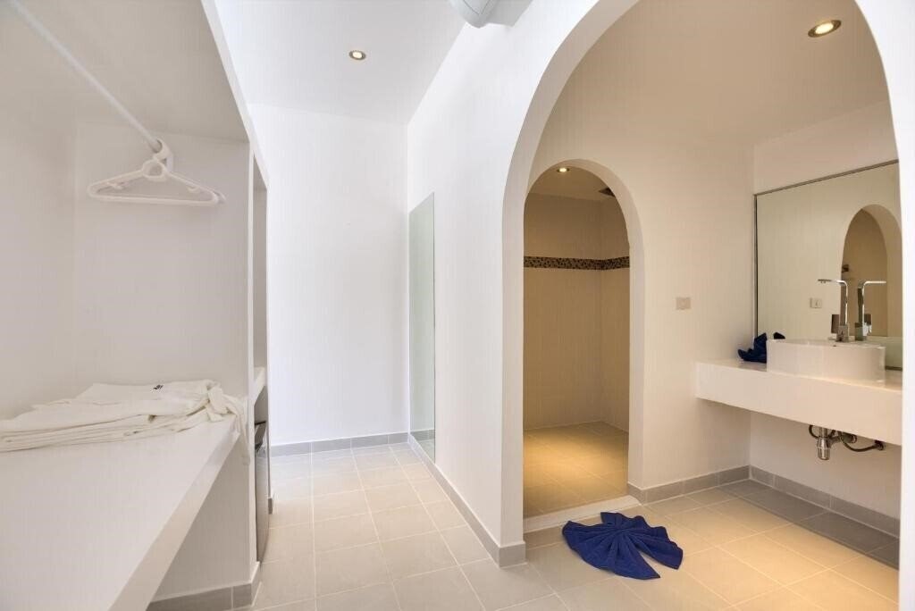 Zdjęcie La Perle Luxury Boutique Hotel 4*