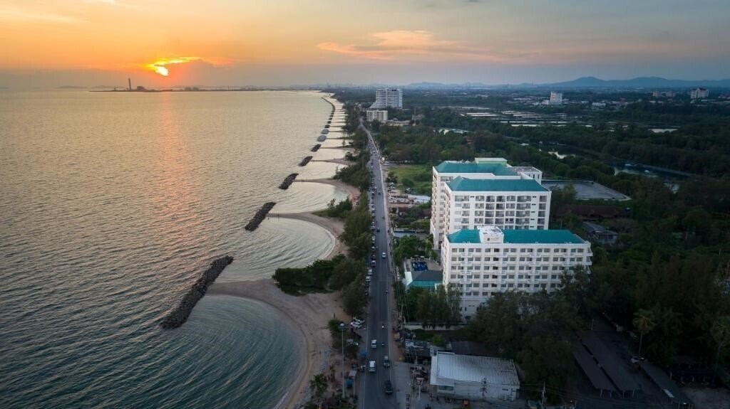 Отель Kantary Bay Rayong 4*