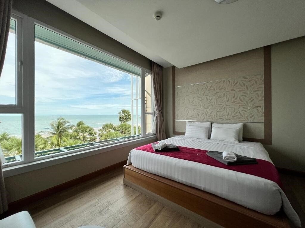 Hotel The Beach Front Resort 3*