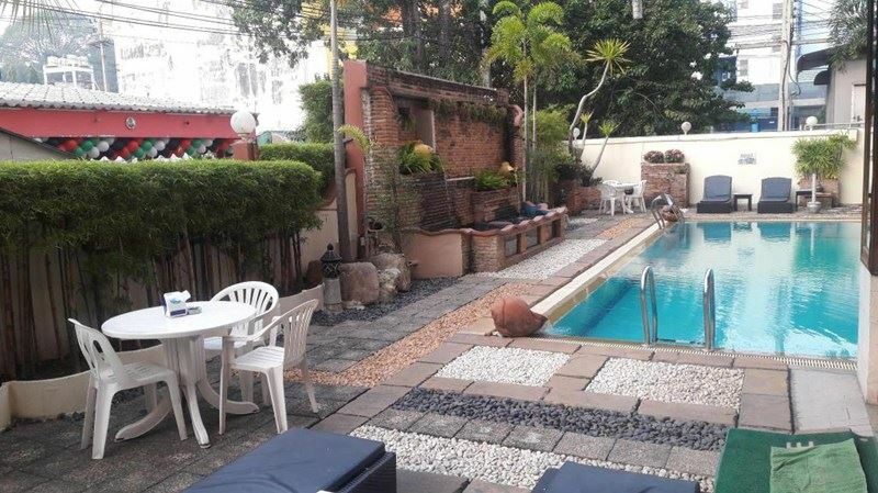 Готель Pinewood Residences 3*