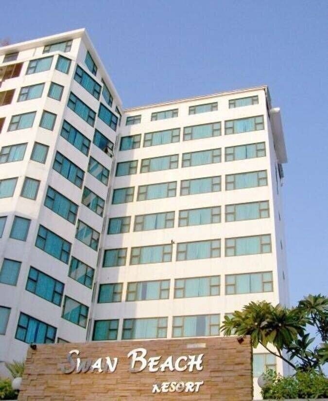 Отель Swan Beach Resort 3*