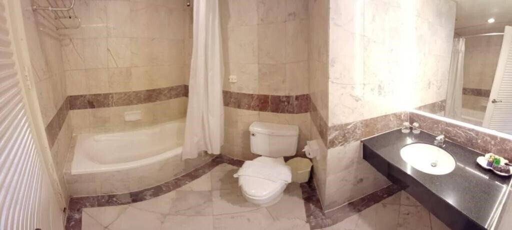 Готель Adriatic Palace Pattaya 4*