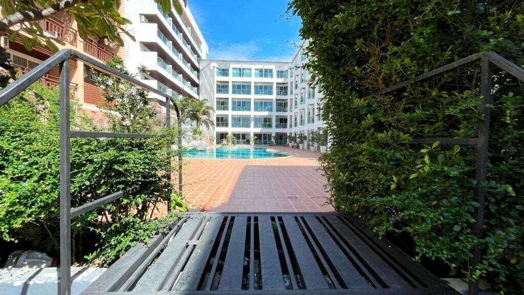 Фотографія Dragon Beach Hotel Pattaya Main Wing 3*