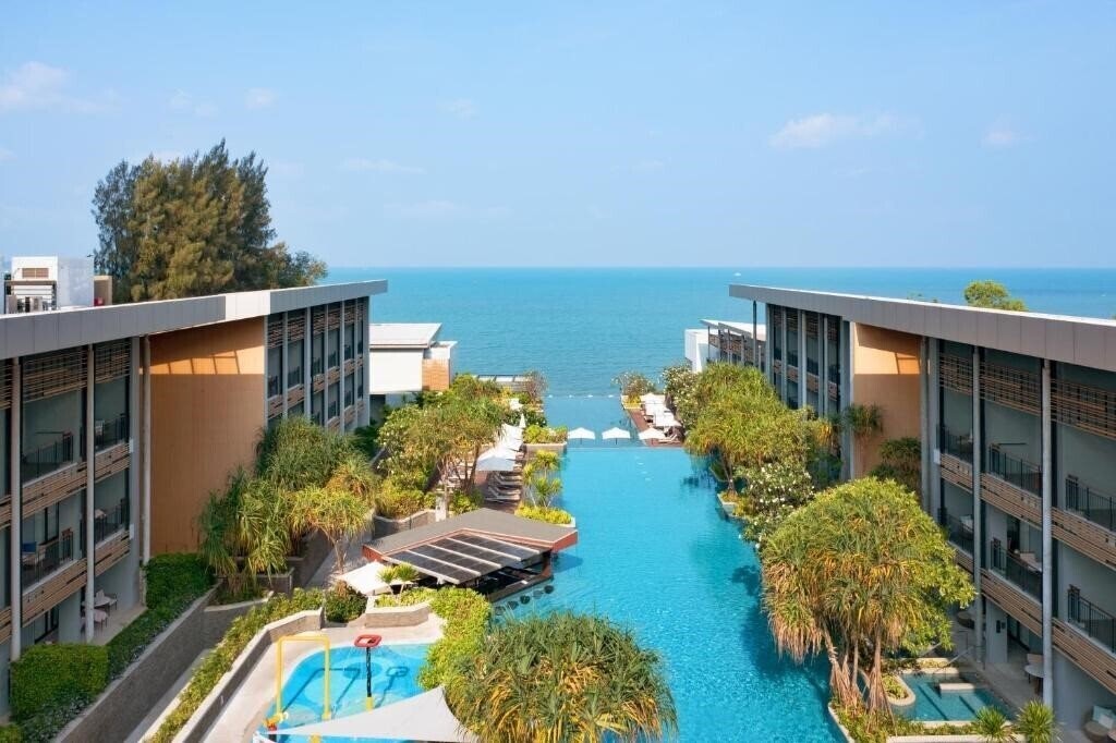 Готель Renaissance Pattaya Resort & SPA 5*