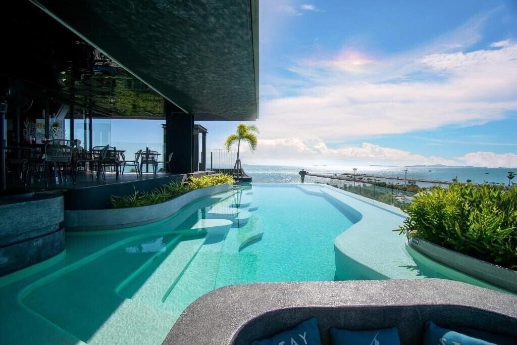 Hotel X2 Vibe Pattaya Seaphere Residence 4*