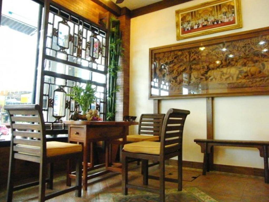 Zdjęcia The Red Balcony Inn 2*