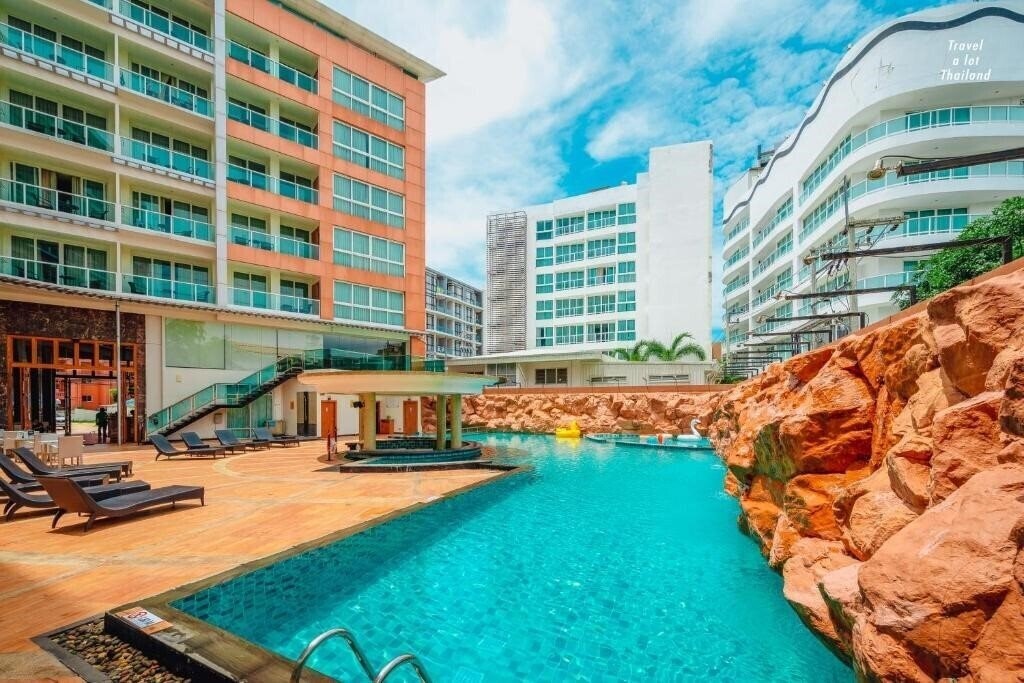 Hotel Centara Nova Hotel & Spa 4*